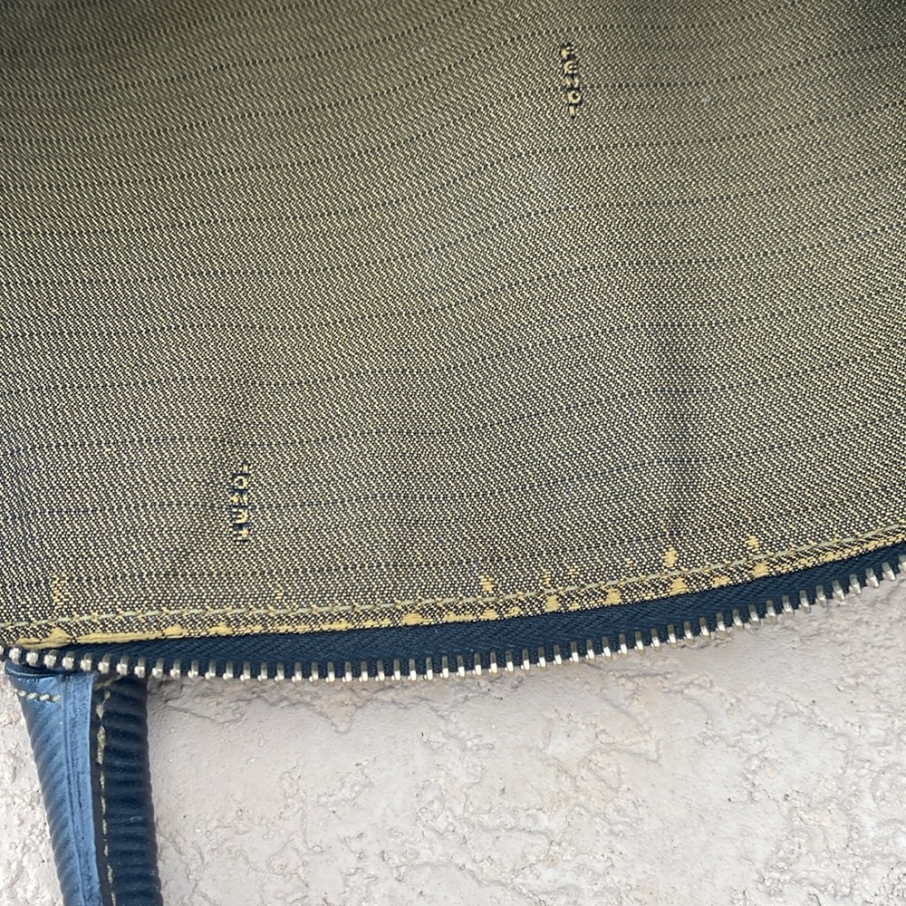 Gorgeous FENDI BAG! - Picture 5 of 12